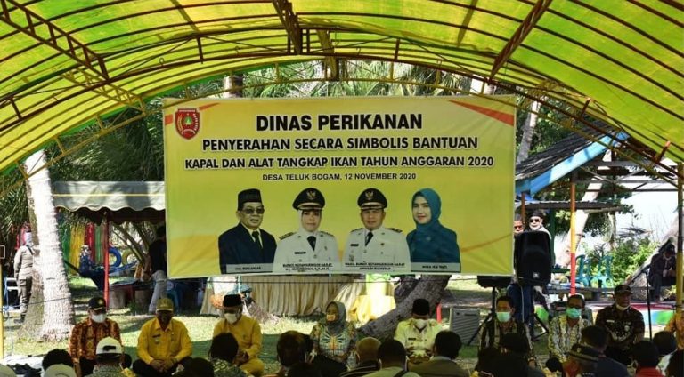 89 Kelompok Usaha Bersama (KUB) Nelayan Kobar, Dapat Bantuan Alat Tangkap