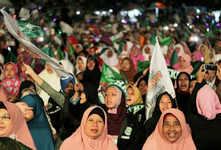 Jamaah yang ikut Kobar Bersholawat