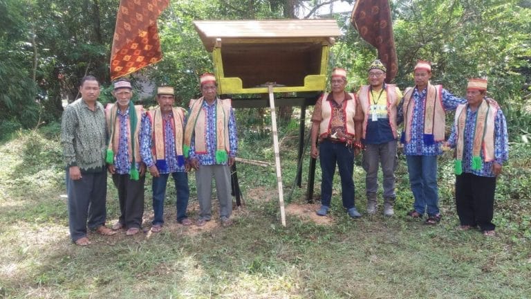 Rumah sesajen SMPN Aruta