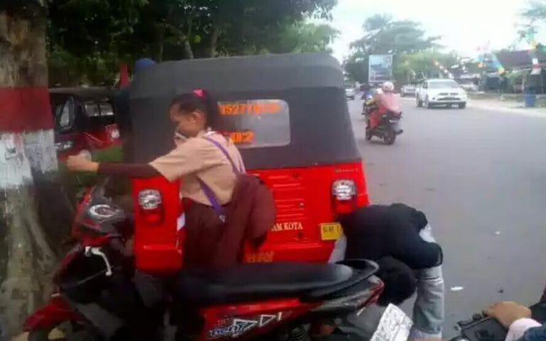 Siswa Tabrak Bajaj Sampit