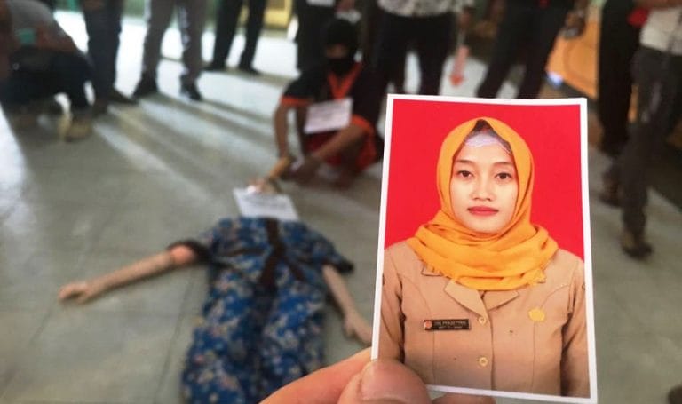 Rekontruksi pembunuhan Dini Prasetyani Bidan Cantik