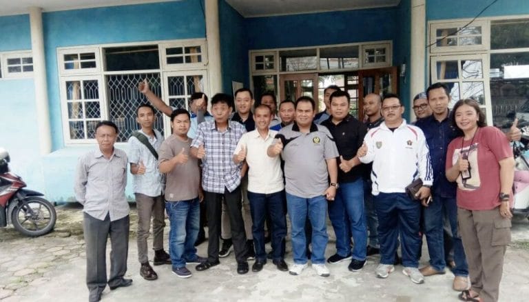Foto Bersama dengan wabup di Kantor PWI