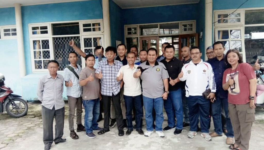 Foto Bersama dengan wabup di Kantor PWI