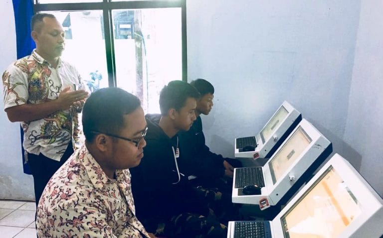 Ujian SIM Satlantas Polres Kobar