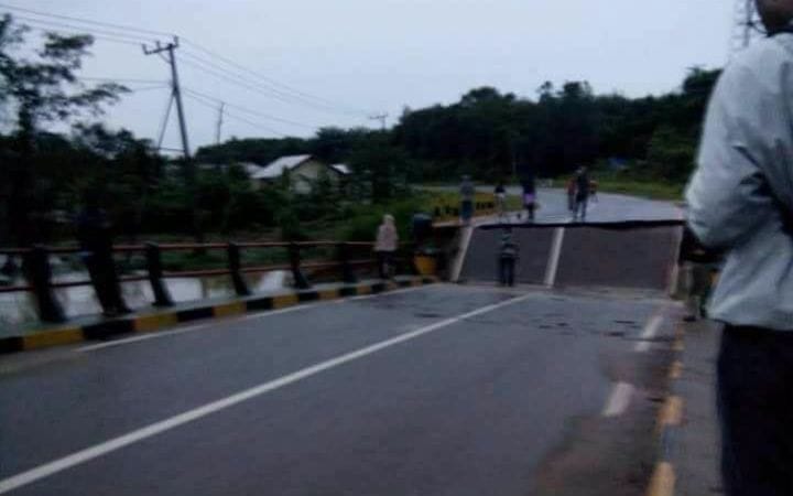 Istimewa Jembatan AMbruk