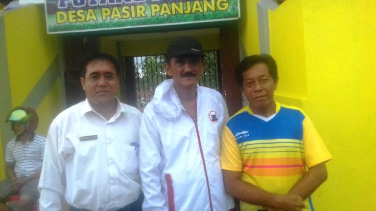 Mulyadin saat menyaksikan Buana Putra di Pasir Panjang Cup