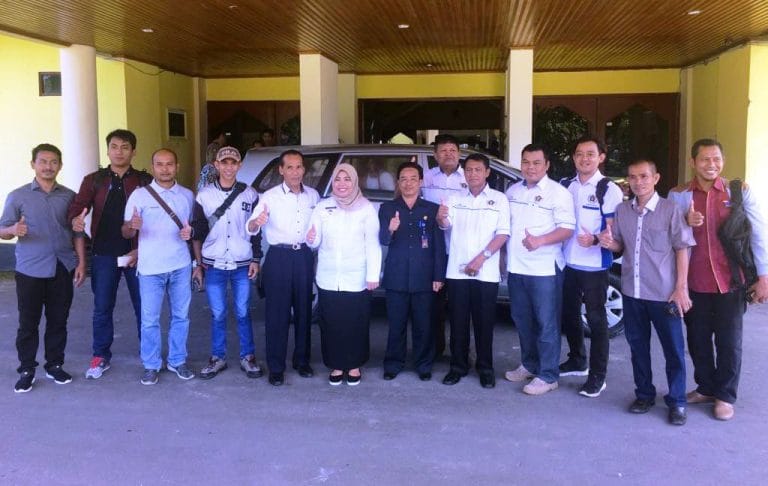 Serah Terima Mobil Operasional Wartawan di Kobar