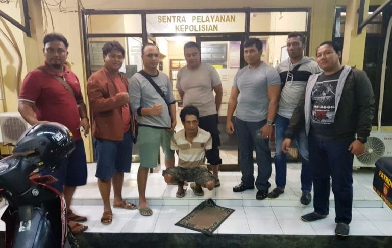 Sopir Bacok Sopir
