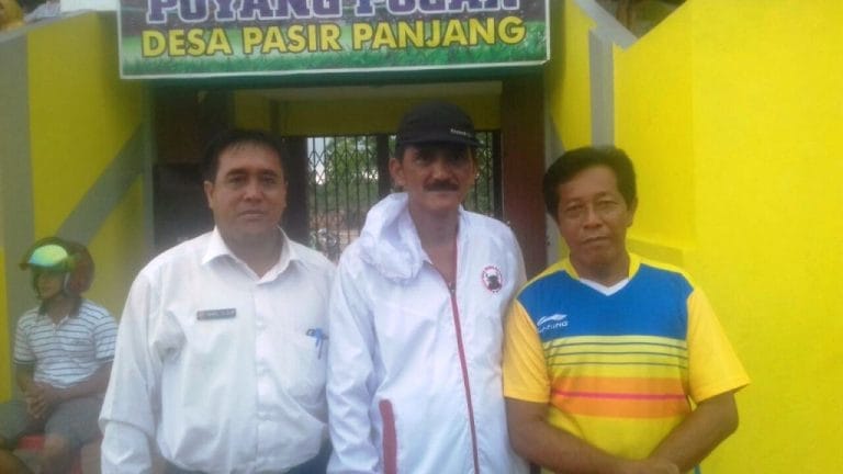 Mulyadin (Tengah)