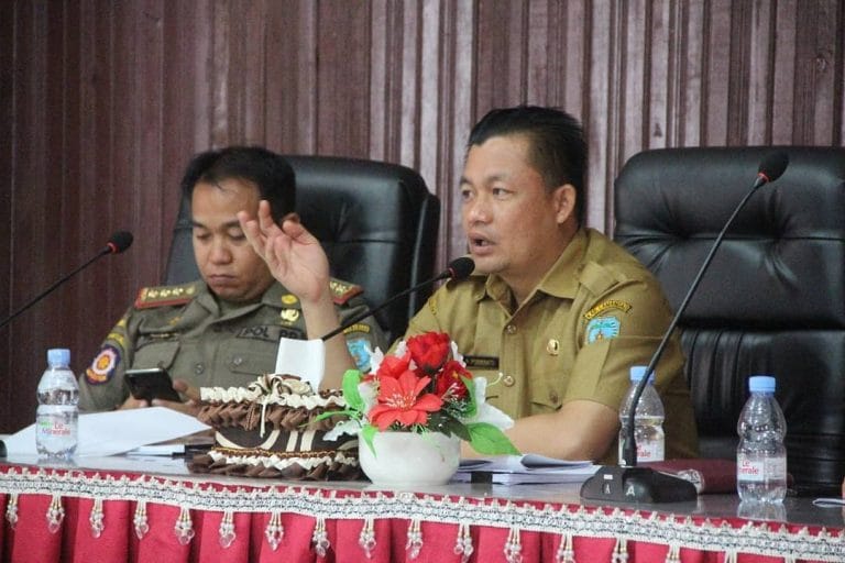 Wabup Lamandau Riko Porwanto Rapat IMB