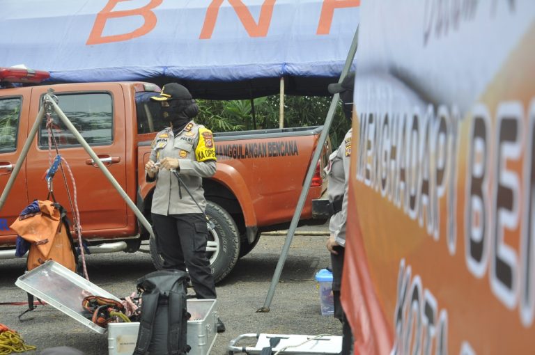 Latihan Gabungan Polres Banjar bersama BPBD dan PMI Kota Banjar dalam Menghadapi Bencana Alam dan Evakuasi Korban Bencana
