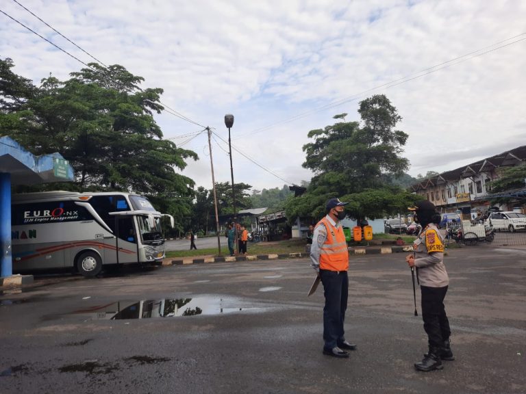 Ops Yustisi Penegakan Disiplin Protokol Kesehatan, Kapolres Melda Yanny Sambangi Terminal Banjar