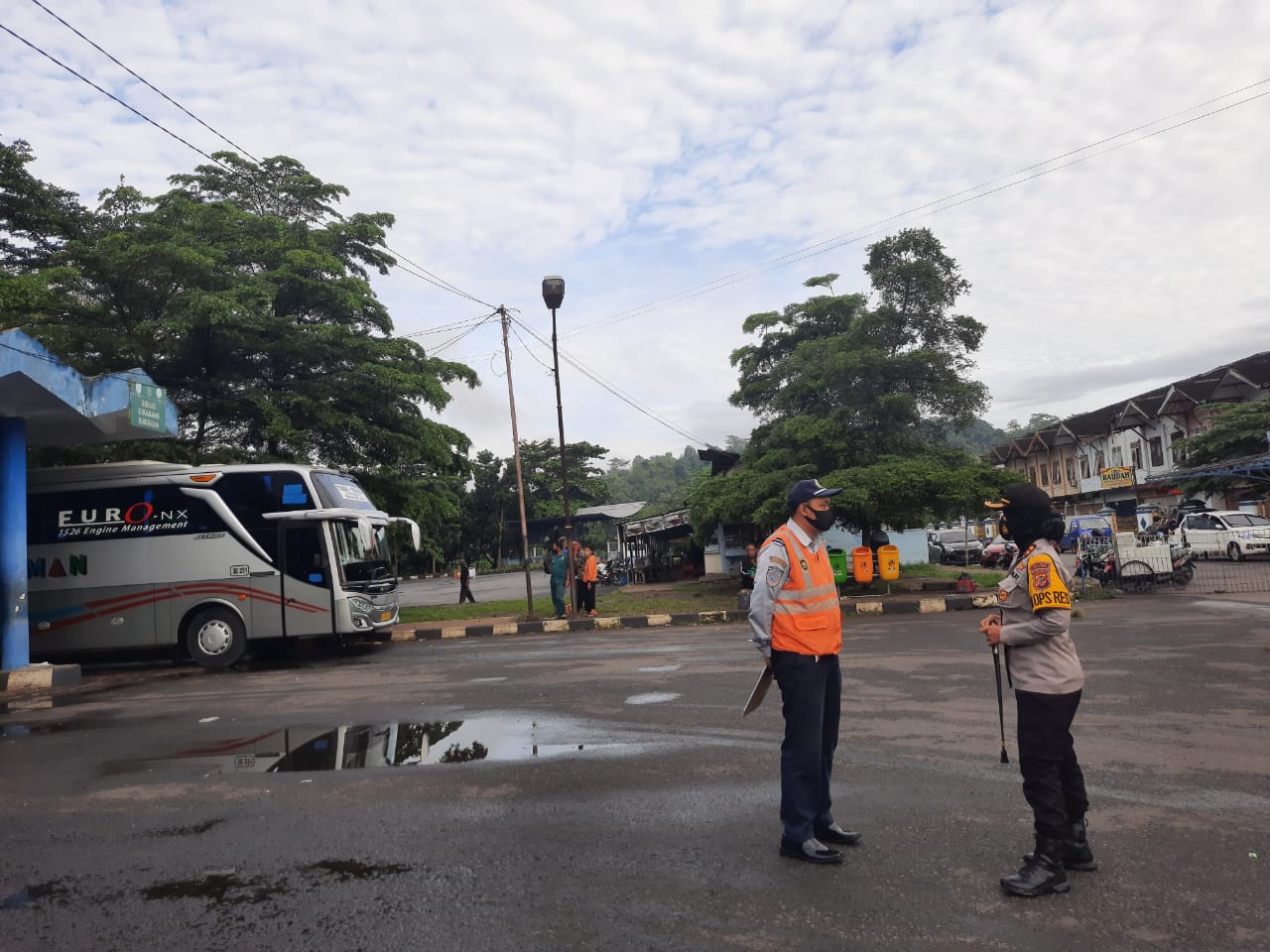 Ops Yustisi Penegakan Disiplin Protokol Kesehatan, Kapolres Melda Yanny Sambangi Terminal Banjar
