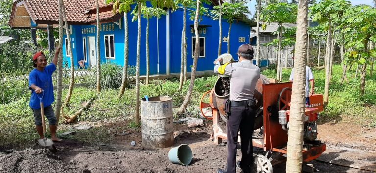 Aparatur dan Warga Desa Langensari, Gotong Royong Membangun Jalan