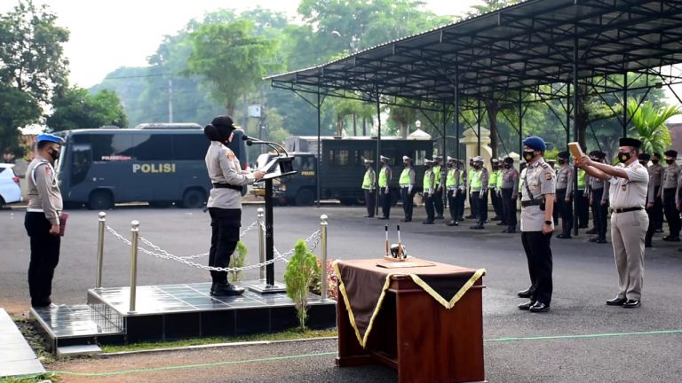 AKBP Melda Pimpin Sertijab Dua Pejabat di Mapolres Banjar