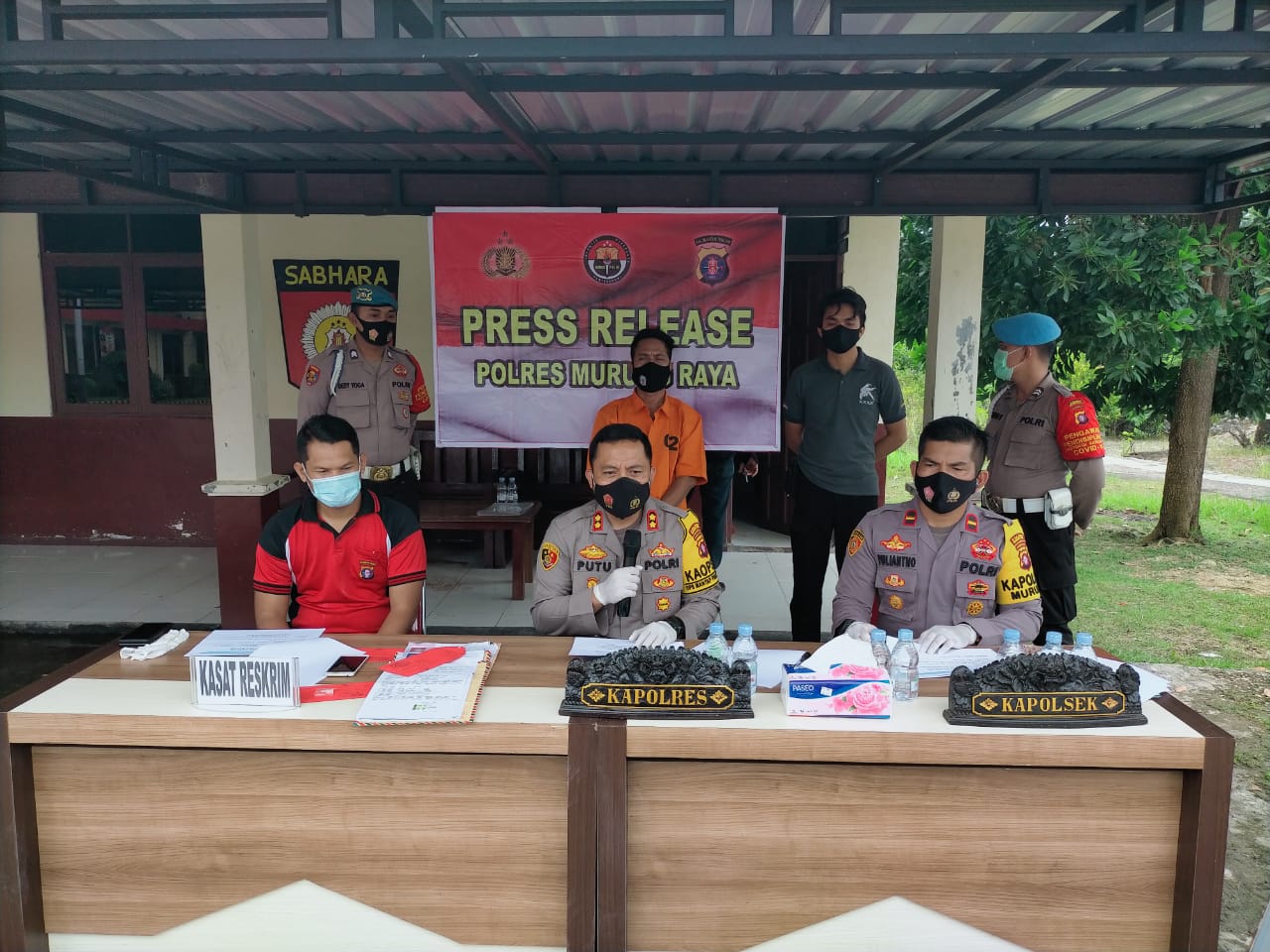 Kapolres Mura Pimpin Press Release Kasus Penipuan Mengatasnamakan Karyawan Perusahaan