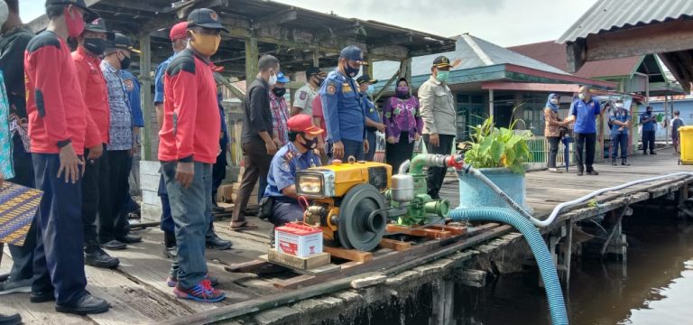 Satpol PP dan Damkar Kobar, Terus Lakukan Sosialisasi Penggunaan Mesin Pemadam Kebakaran