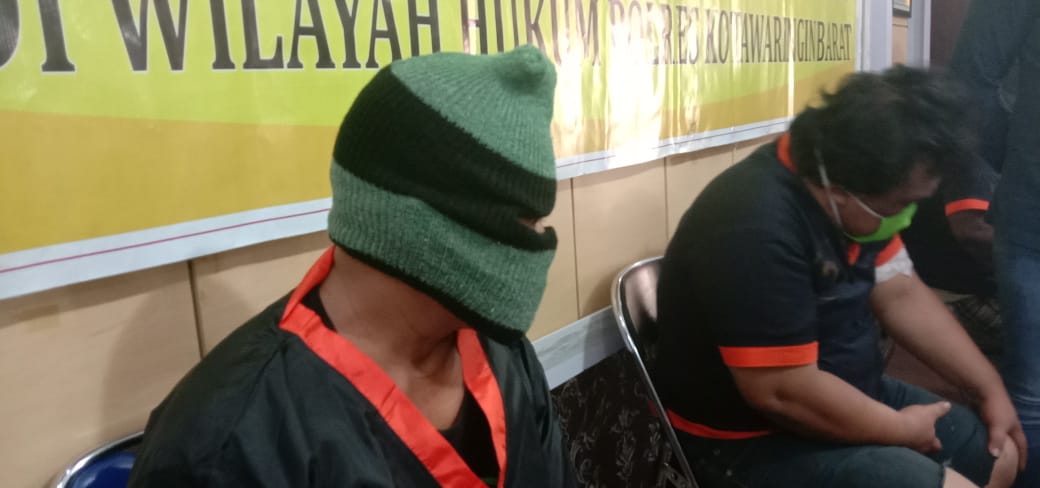 Siung Babi Senjata Andalan Ardi cs, Gendam Korban