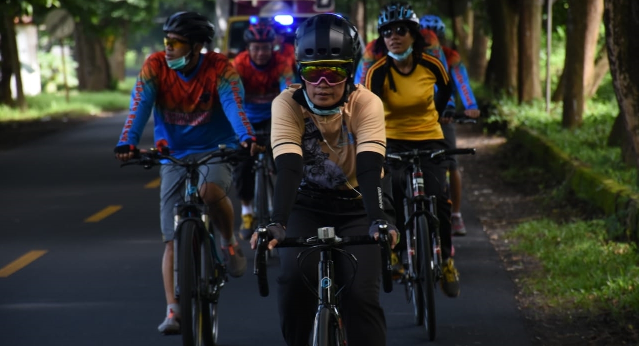 5f74aaa5-9b1a-4a1a-aa40-25f1b257ed89