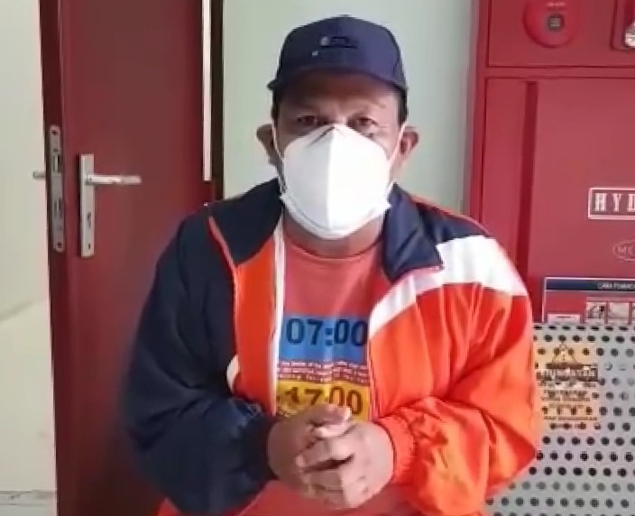 e9ee18bf-9406-445e-b555-f34fc5c9272b