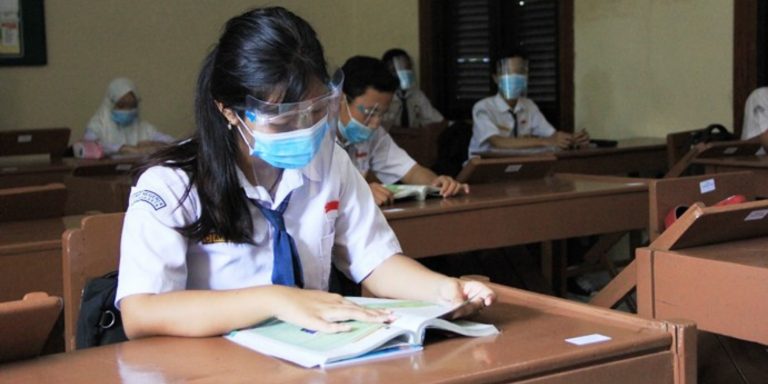 Tiga bantuan sosial (1)