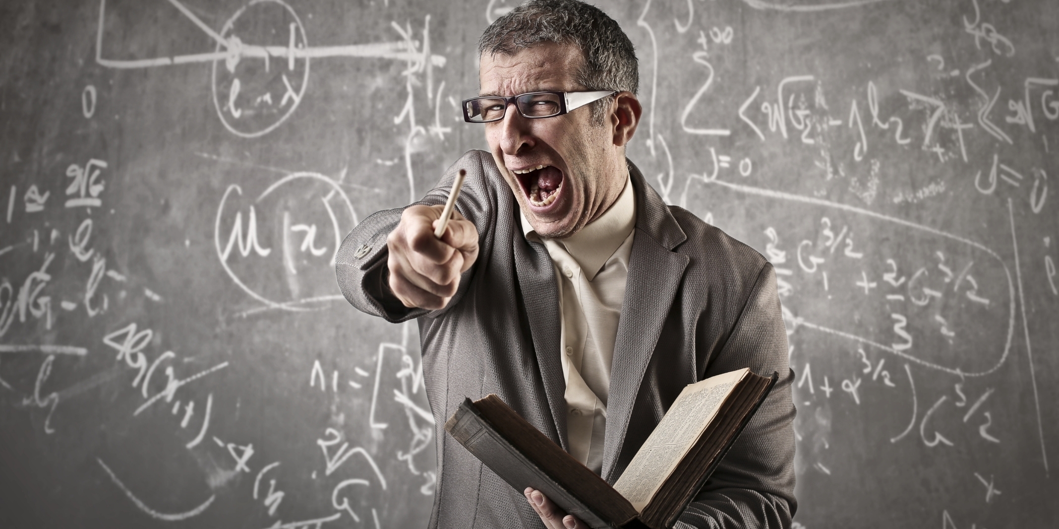 Tanjung Karimun Seorang Oknum Guru Menghukum Muridnya dengan Hukum Cambuk