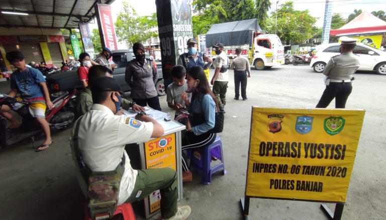 a811beed-e7bc-40c4-b777-1293c4111102