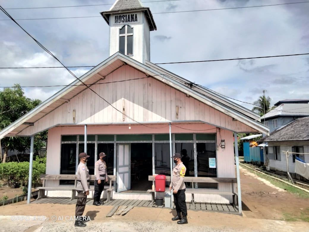 Berikan Rasa Aman Polsek Kahayan Kuala Melakukan Pengamanan Ibadah Di Gereja Hosiana