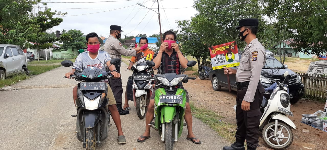 Berikan Teguran, Polsek Kapuas Hulu Giatkan Operasi Yustisi Kepada Pengendara Motor
