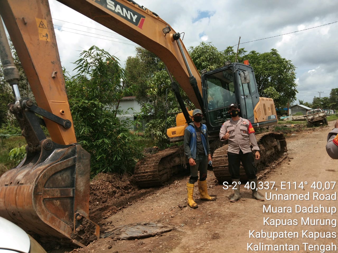 Bhabinkamtibmas Food Estate Polsek Kapuas Murung Cek Peralatan Pertanian Di Desa Bentuk Jaya A5