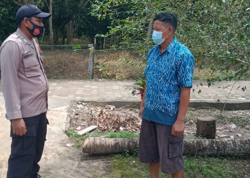 Bhabinkamtibmas Polsek Mendawai sosialisasi Penyebaran Covid-19