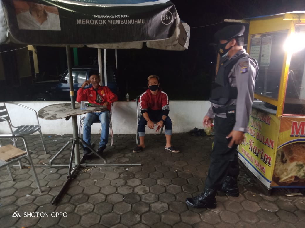 Cegah Gangguan Kamtibmas Polsek Kapuas Timur Laksanakan Patroli di Wilkum Polsek Kapuas Timur