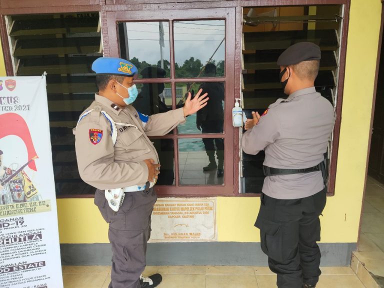 Cegah Penyebaran Virus Covid-19 Polsek Pulau Petak Monitor Pelaksanaan Prokes