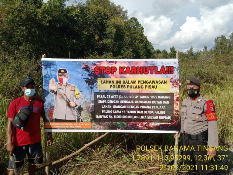 Cegah Terjadinya Karhutla Personel Polsek Banama Tingang Mengajak Masyarakat Agar Bersama-sama Menjaga Lingkungan Sekitar Dari Karhutla