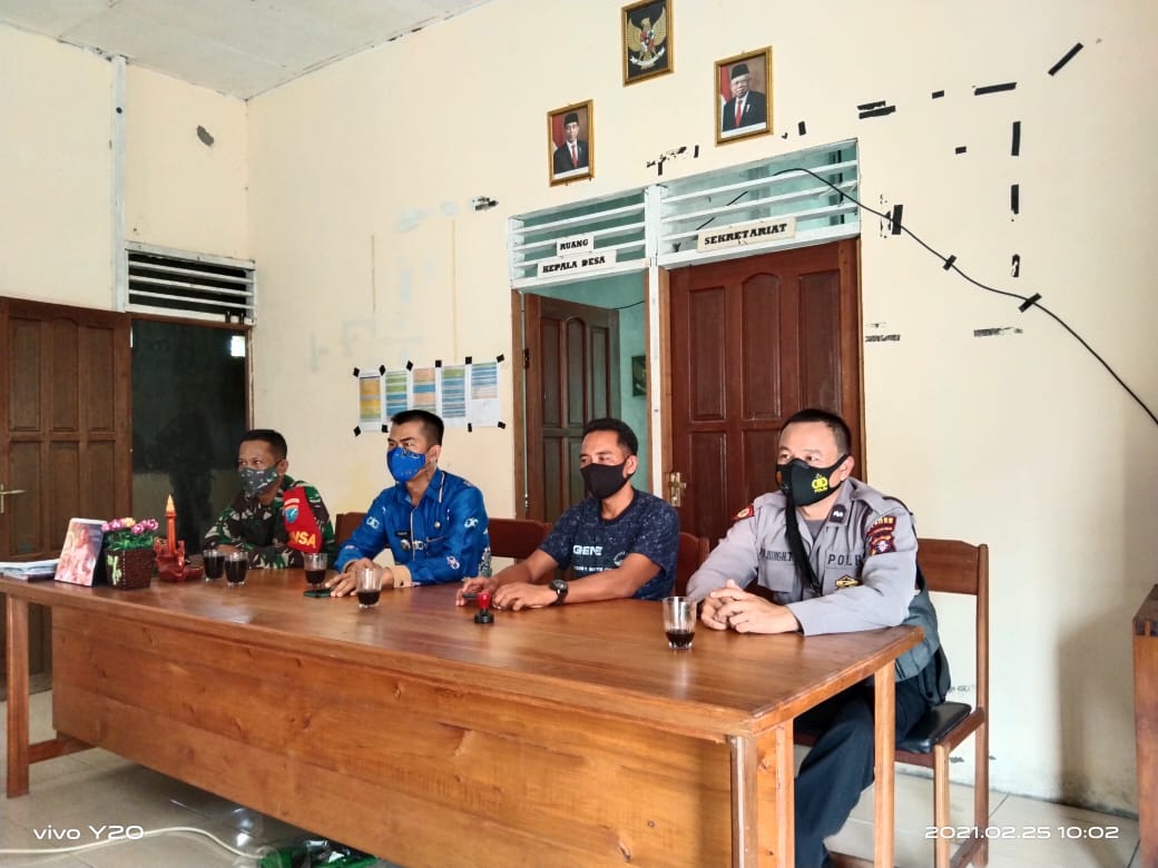 Kanit Patroli Polsek Timpah Hadiri Mediasi Permasalahan Tanah Warga Desa Timpah