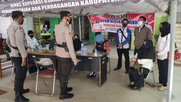 Kapolres Seruyan PPKM Cek Posko PPKM Berbasis Mikro di Pasar SAIK Kuala Pembuang.