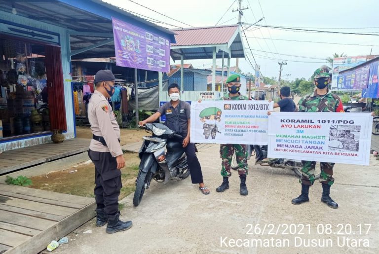 Patroli Pendisiplinan Gabungan, Polsek Dusut Bersama Koramil 11 Pendang Sosialisasi Prokes