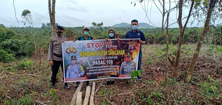 Personel Polsek Balai Riam Patroli Rawan Karhutla Dan Sosialisasi