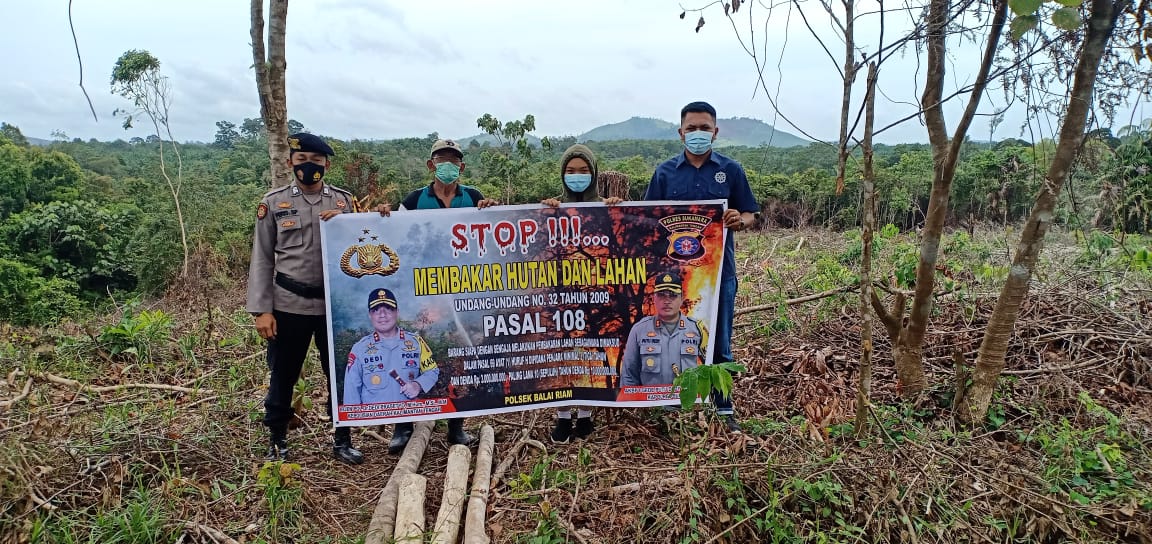 Personel Polsek Balai Riam Patroli Rawan Karhutla Dan Sosialisasi