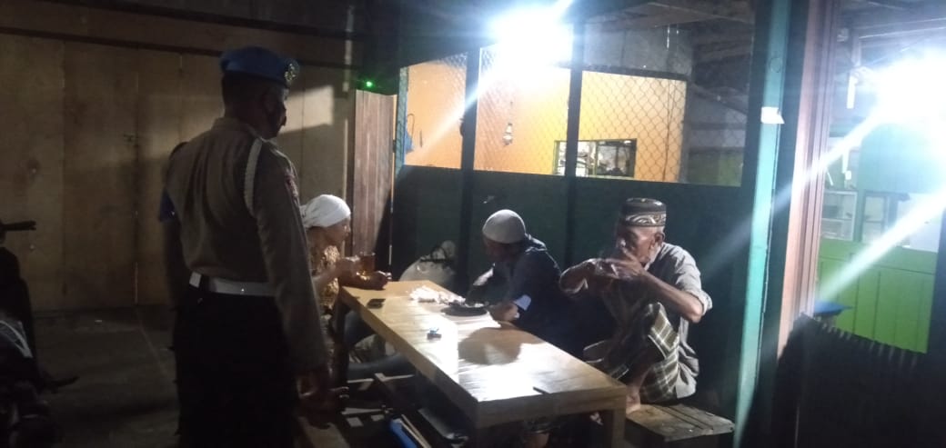 Personel Polsek Jelai Giatkan Patroli Malam Cegah Gangguan Kamtibmas