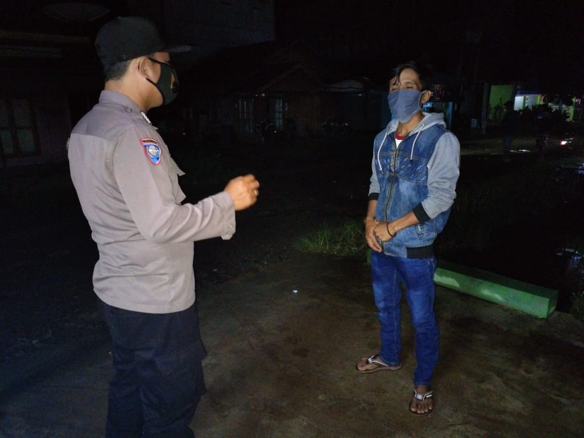 Personel Polsek Pandih Batu Laksanakan Sambang Kepada Masyarakat