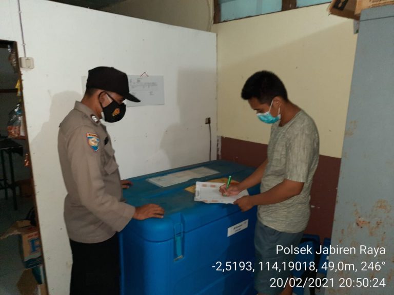 Polsek Jabiren Raya Giat Monitoring dan Pengamanan Penyimpanan Vaksin Sinovac
