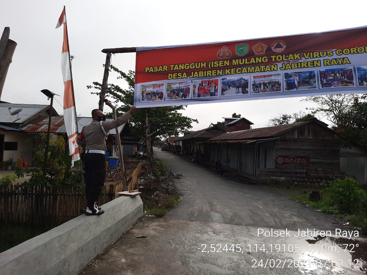 Polsek Jabiren Raya Pasang Sepanduk