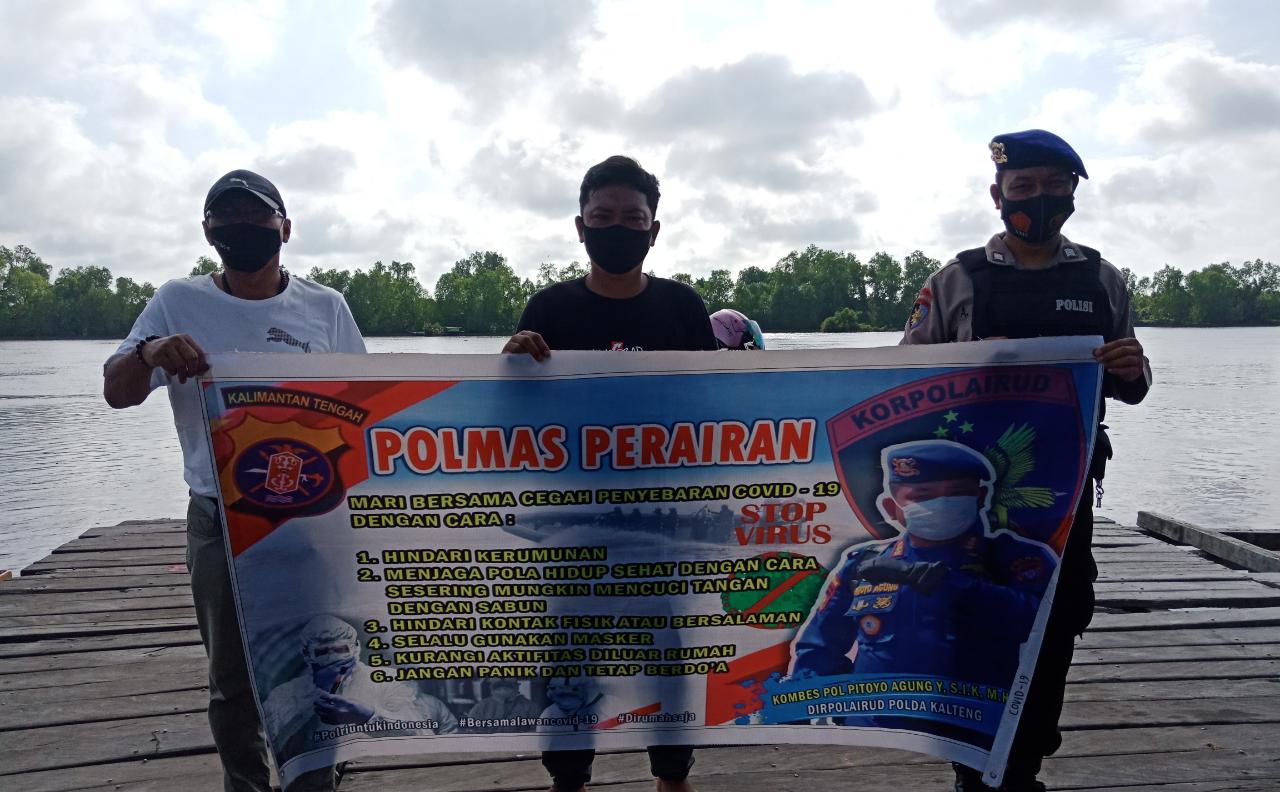 Satpolairud Polres Seruyan Selalu Ingatkan Warga Pesisir Taati Protokol Kesehatan