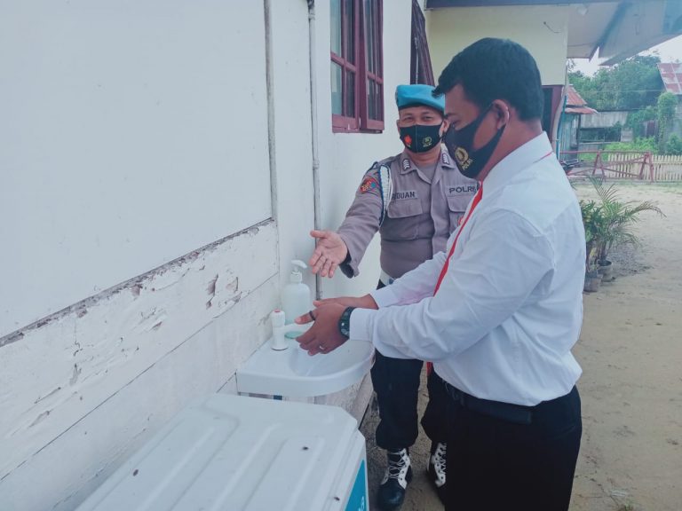 Sebelum Lakukan Kegiatan Rutin Personil Polsek Jabiren Raya Terapkan Prokes