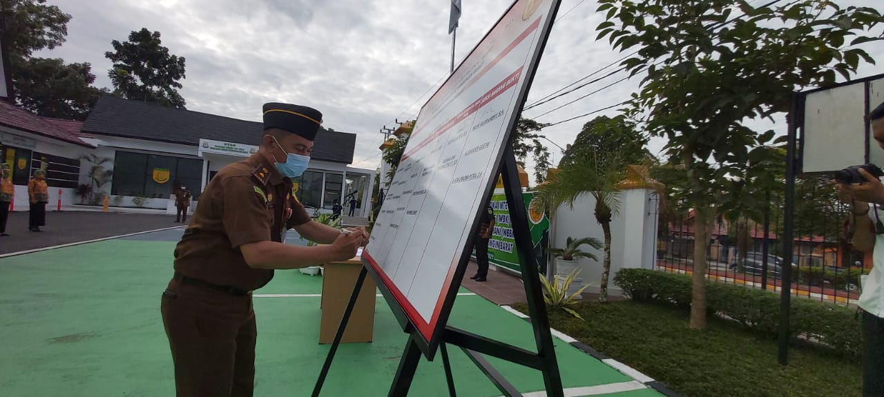 6841f523-8d91-4d04-b4c4-b9b28ffc8440