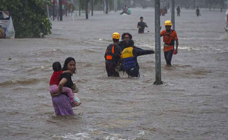 3889_ELSHINTADOTCOM_20211116_antarafoto-banjir-sintang-kalbar-121121-app-7