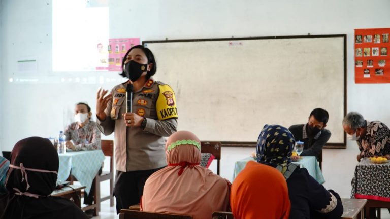 9ac271b2-72c1-4c37-9c04-1e6b4d96347a