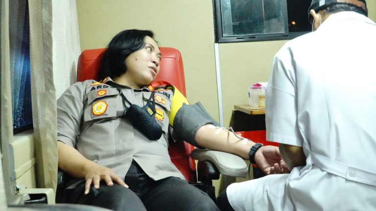 62ef4bad-21ab-4c05-b3d7-8d439e865920