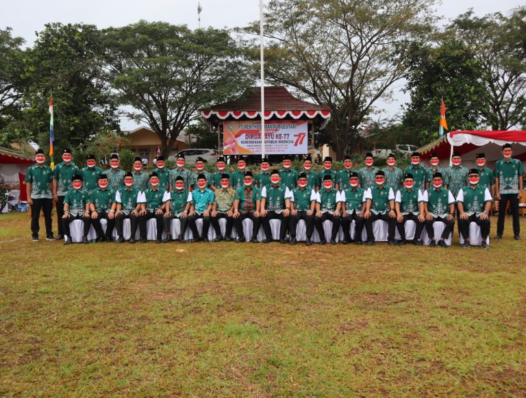 FOTO BERSAMA PT MENTHOBI MAKMUR LESTARI HUT RI
